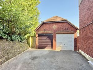 Photo 13- click for photo gallery